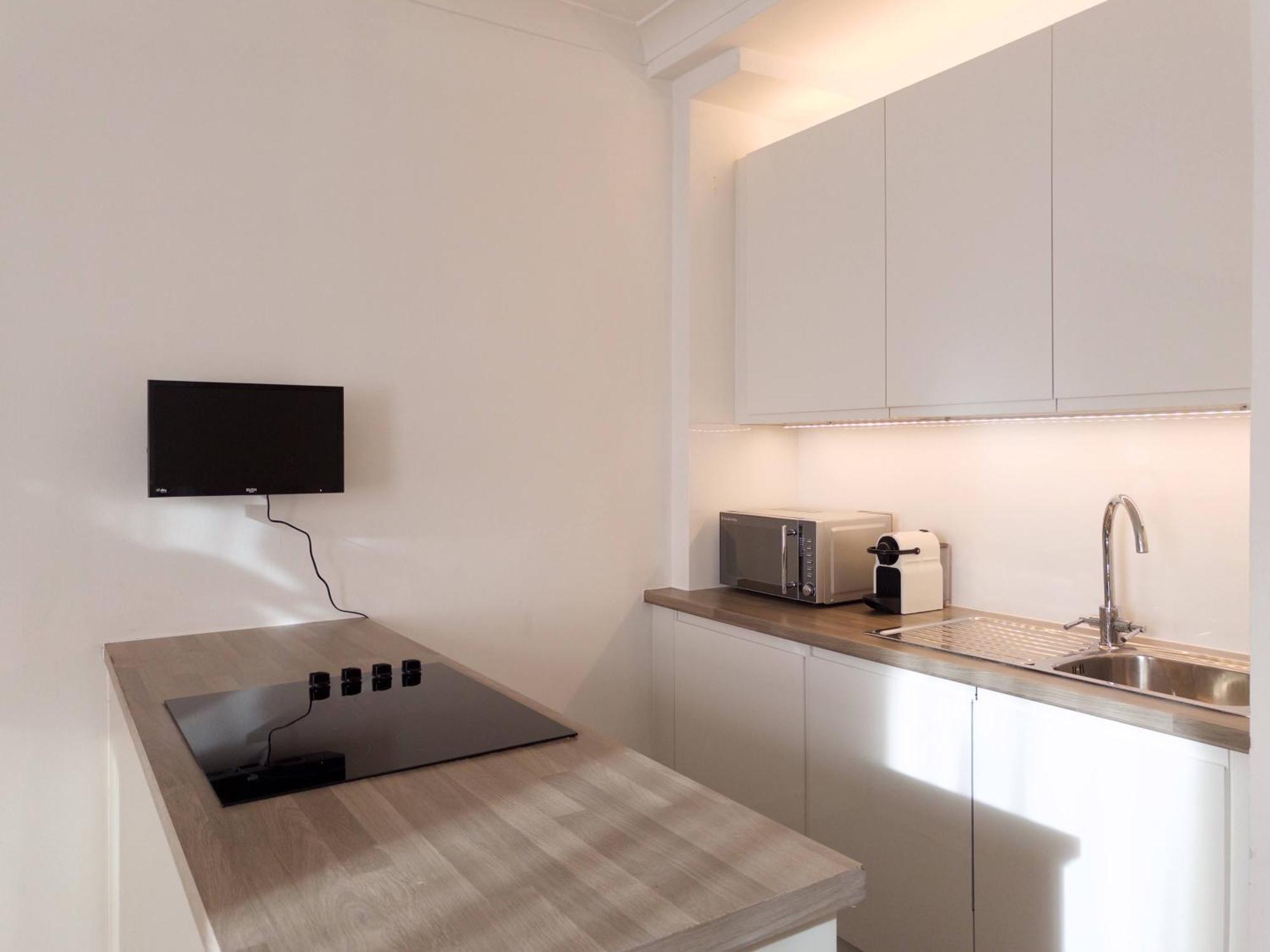 Tranquil Oasis W 100Inch Cinema & Hammock, By The Design Traveller Apartment Лондон Екстериор снимка
